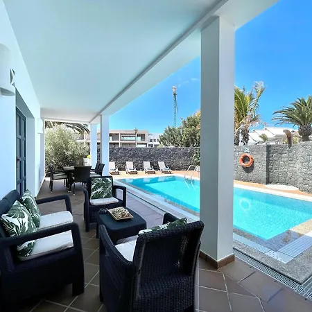 Vila Sleeps 6 With Sauna Playa Blanca (Lanzarote)