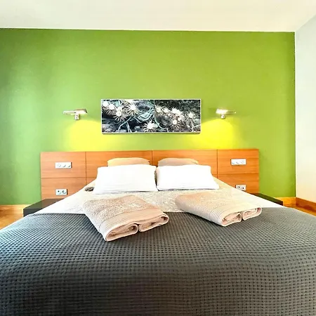 Sleeps 6 With Sauna Vila *