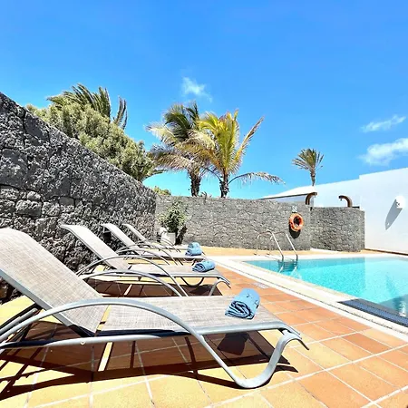 Sleeps 6 With Sauna Playa Blanca (Lanzarote)